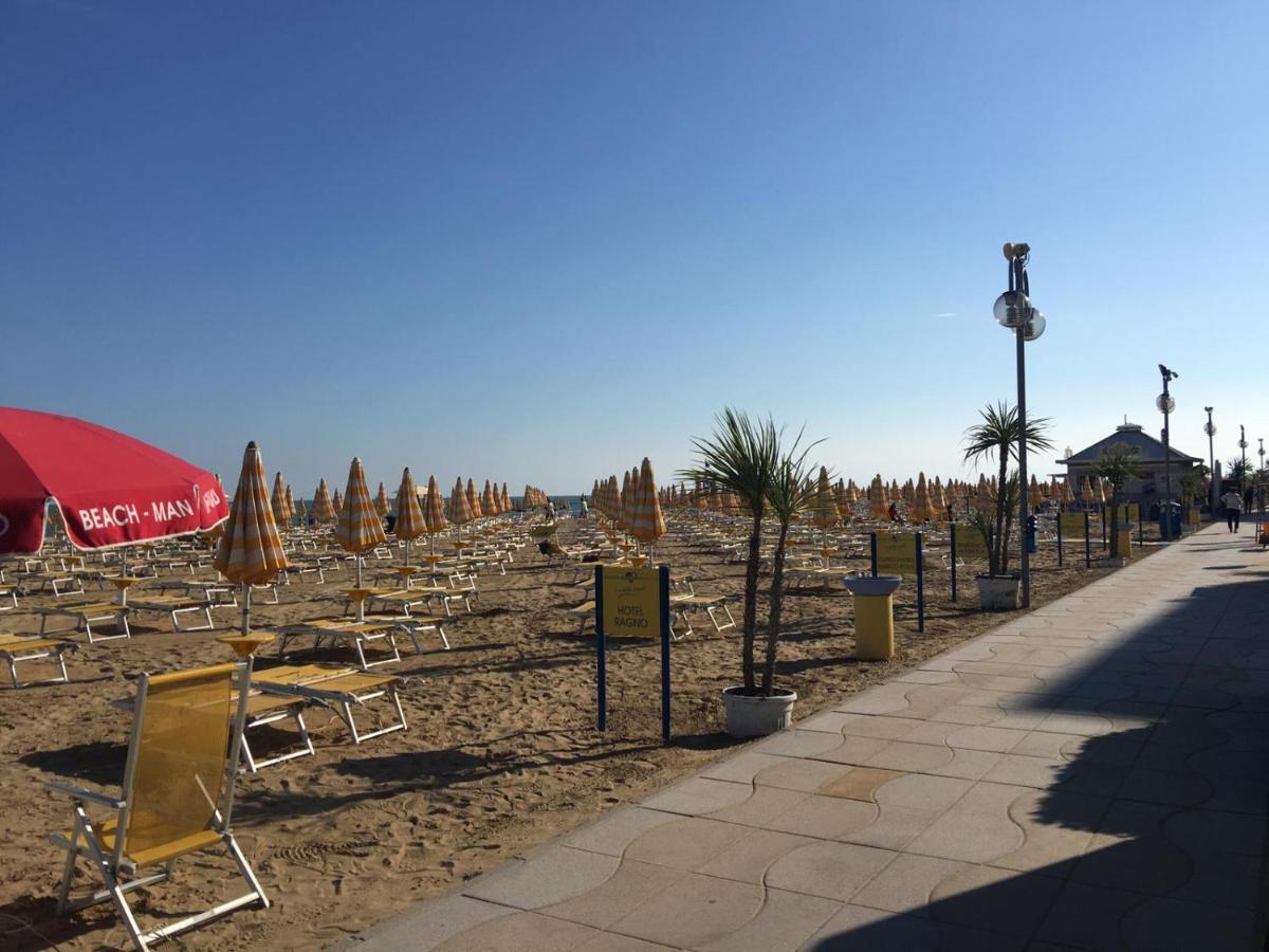 Appartamento Dalmazia 10 Lido di Jesolo Dış mekan fotoğraf
